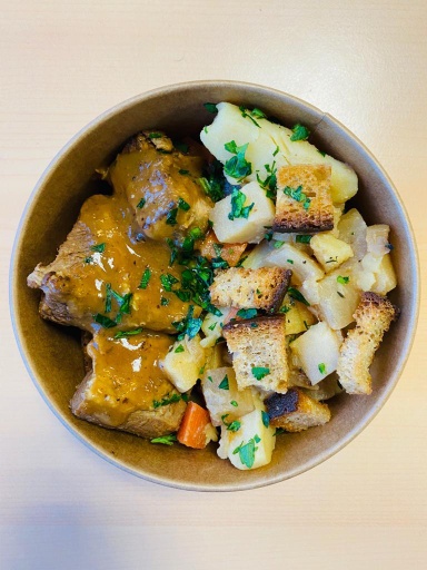 Mijoté de veau aux panais et carottes, pommes de terre paysannes